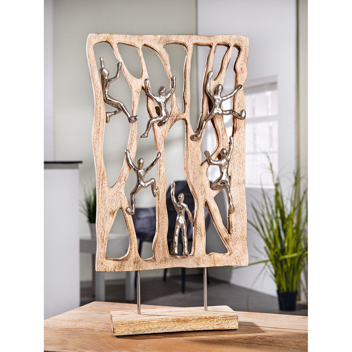 Holz Skulptur "Climbing Wall"